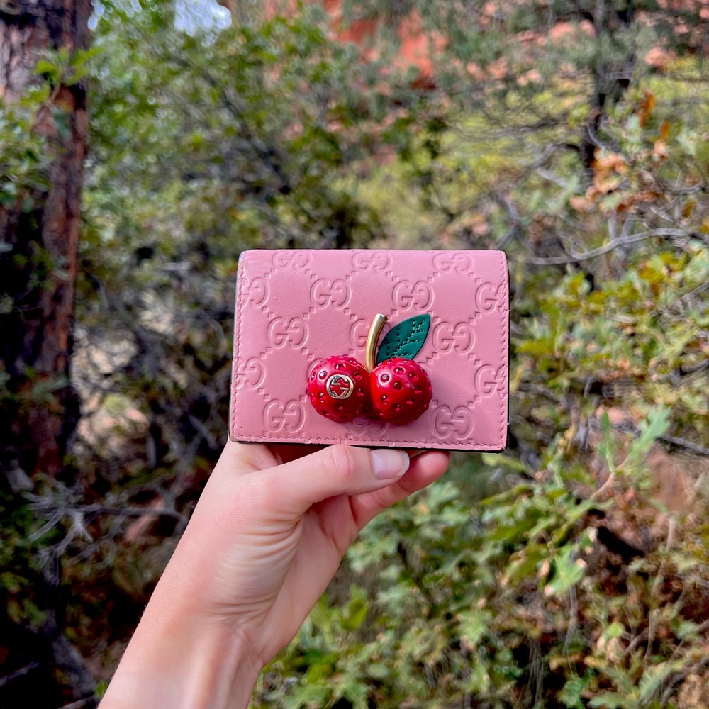 🍒🇯🇵Gucci Cherry wallet Pink Japan Exclusive